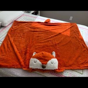 Pillowfort Orange Fox Hooded Blanket for Kids